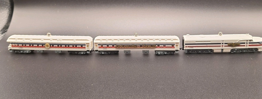2007 Hallmark Keepsake Lionel Freedom Train Locomotive Observation Sleeper